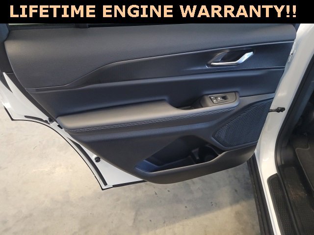 New 2025 Jeep Grand Cherokee L Altitude image 28