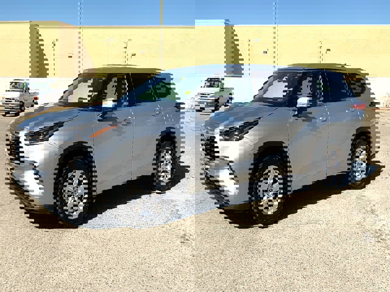 Used 2022 Toyota Highlander LE