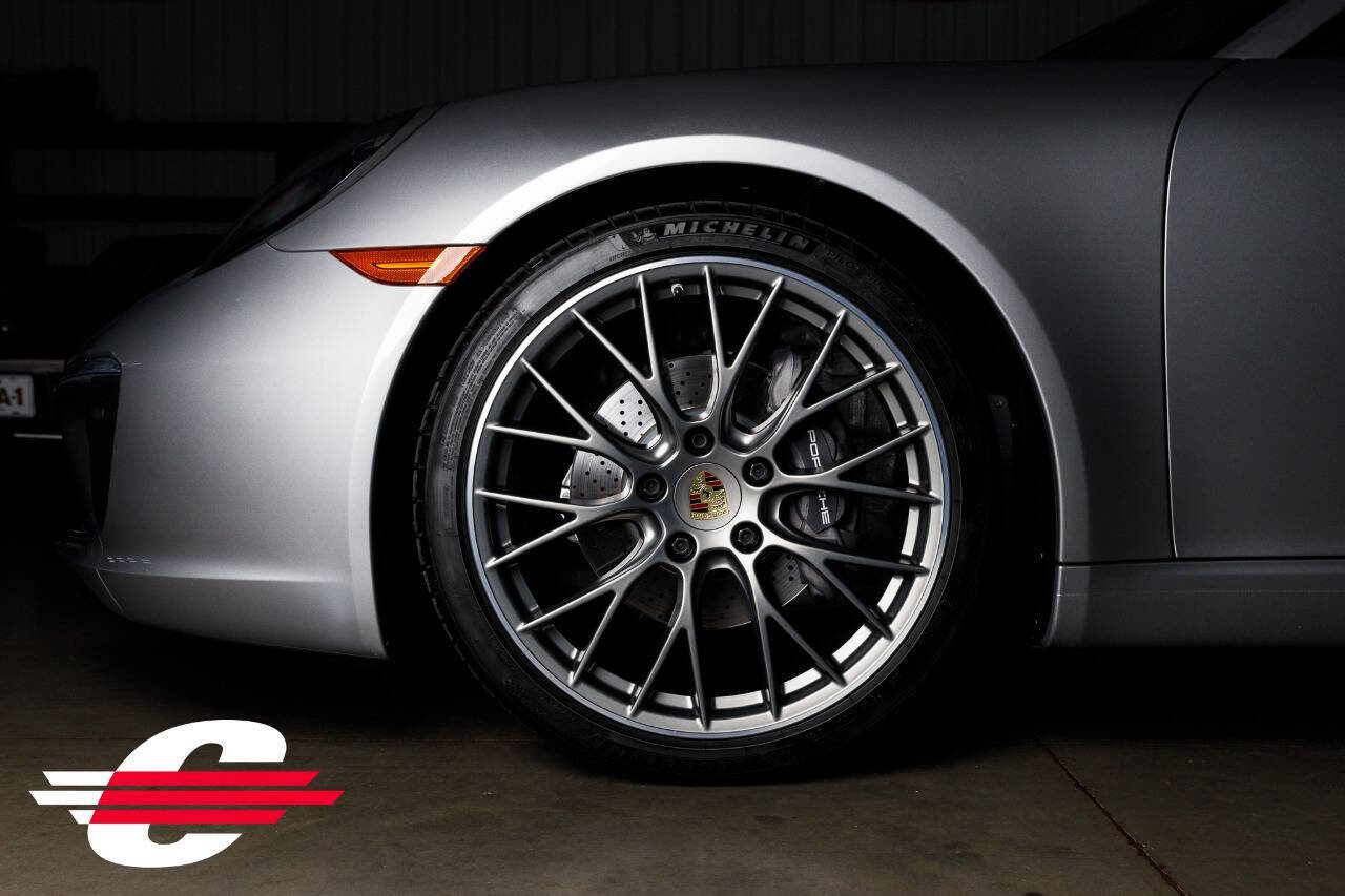Used 2018 Porsche 911 Carrera image 9