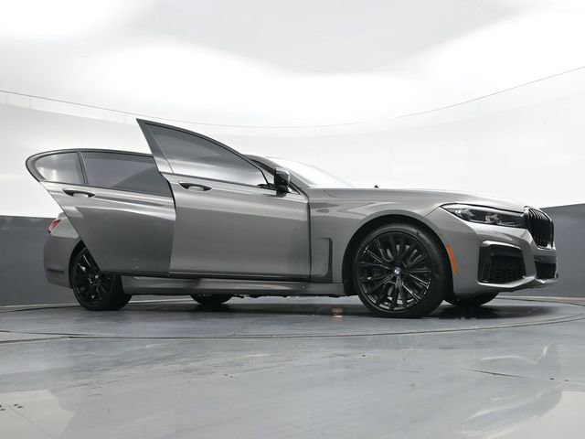 Used 2022 BMW 750i xDrive w/ Executive Package image 45