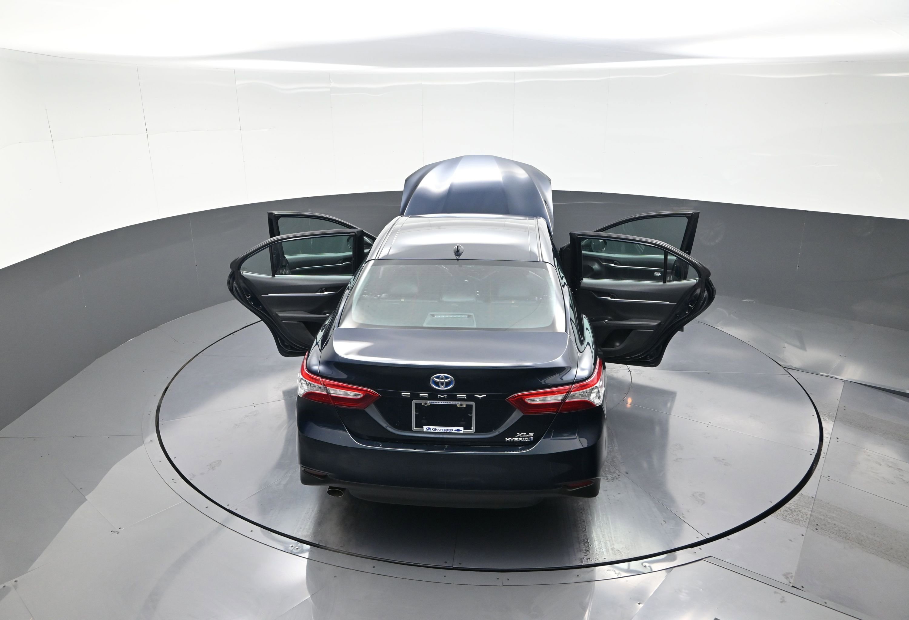 Used 2020 Toyota Camry XLE image 13