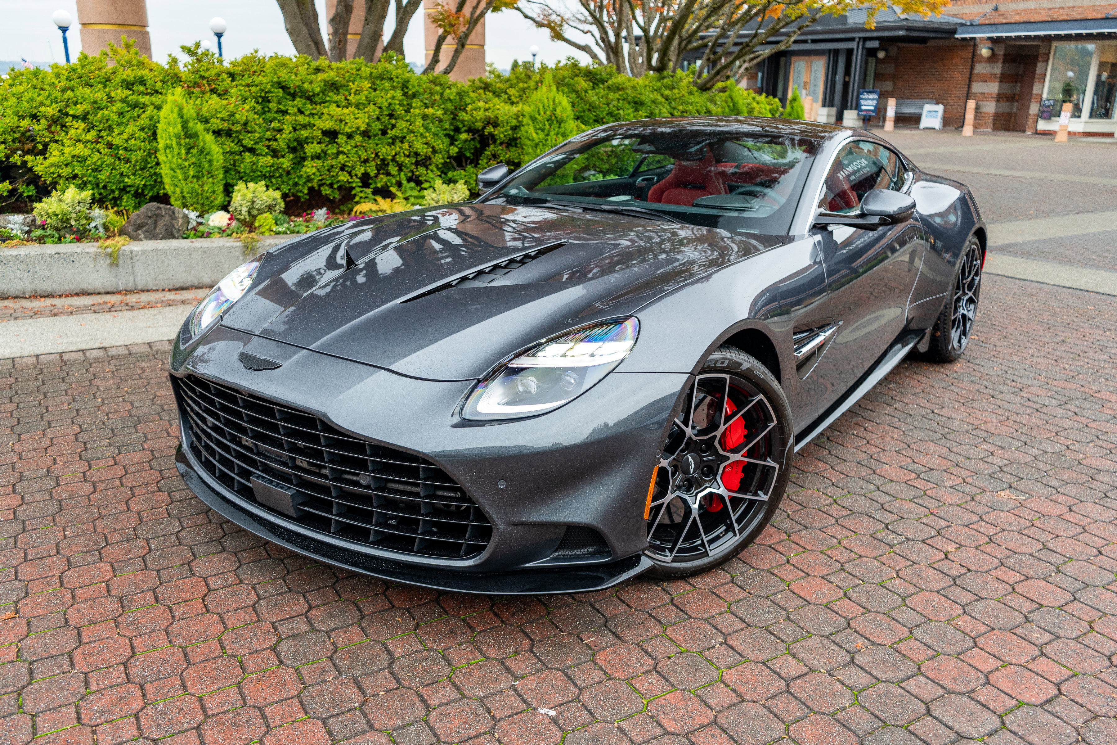 New 2025 Aston Martin Vanquish image 38