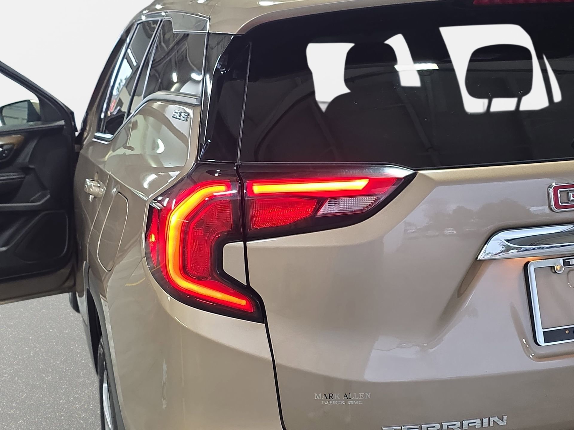 Used 2018 GMC Terrain SLE w/ Driver Convenience Package image 30