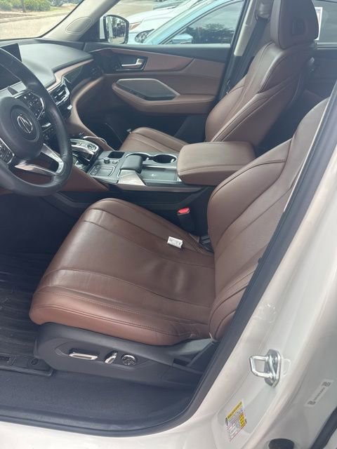 Used 2024 Acura MDX SH-AWD w/ Technology Package image 3