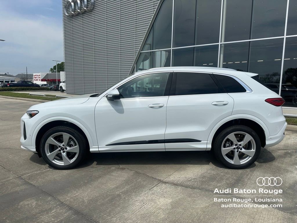 New 2025 Audi Q5 Premium Plus w/ Premium Plus AWD/4WD image 2
