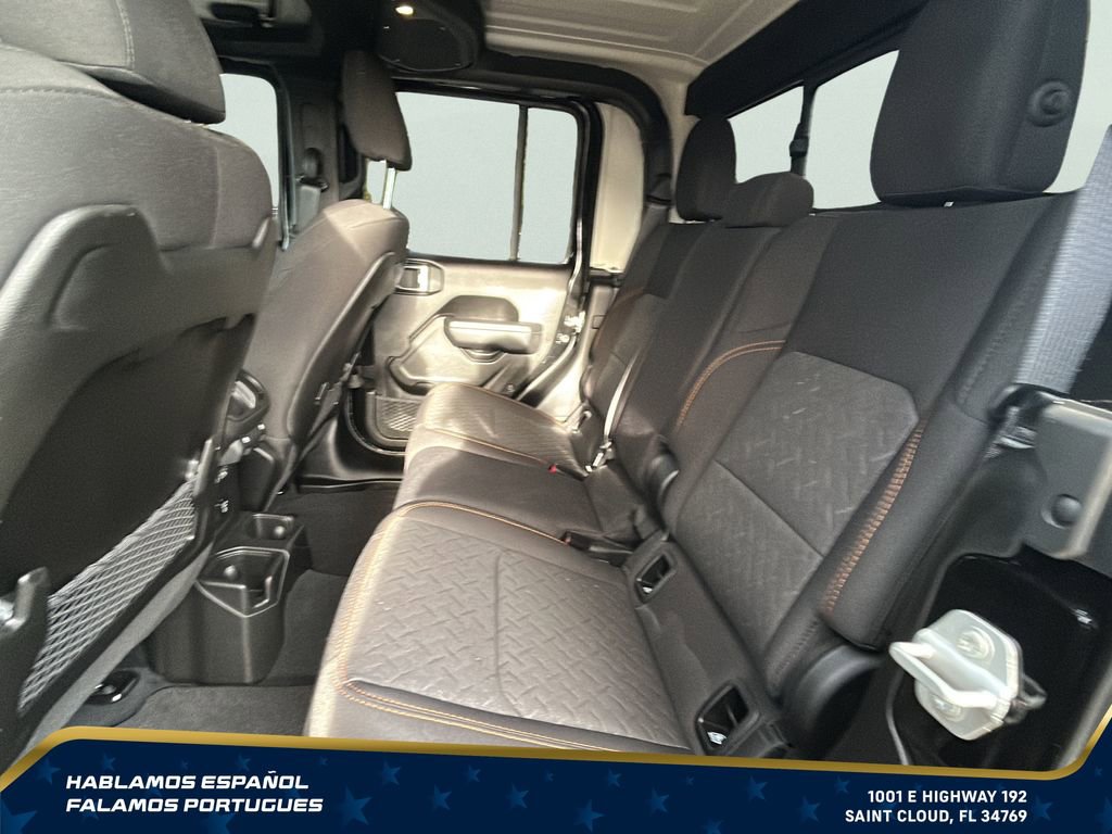Used 2025 Jeep Gladiator Mojave w/ Safety Group AWD/4WD image 27