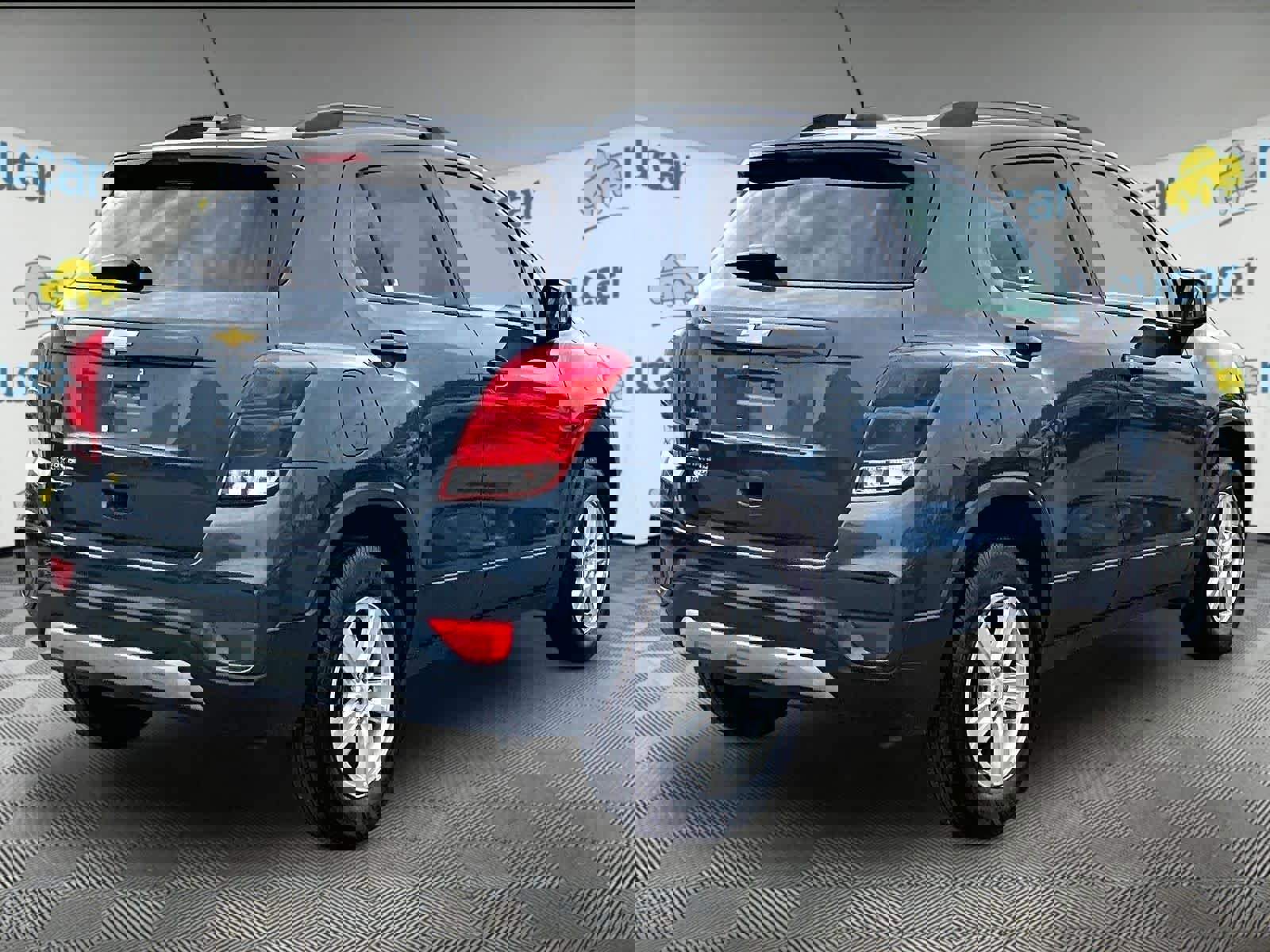 Used 2022 Chevrolet Trax LT w/ LT Convenience Package AWD/4WD image 6