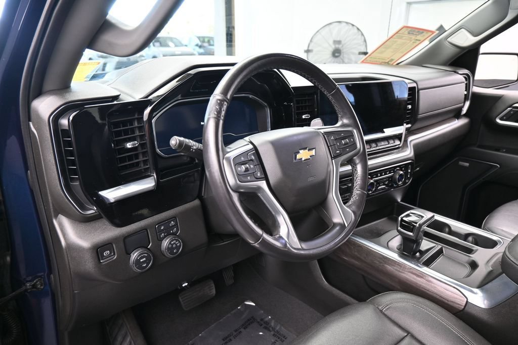 Used 2022 Chevrolet Silverado 1500 LTZ RWD image 10