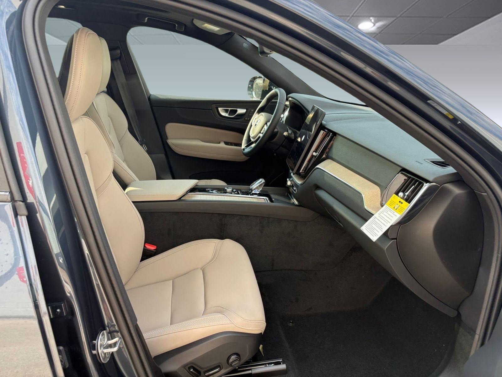 New 2026 Volvo XC60 B5 Plus w/ Protection Package Premier image 26