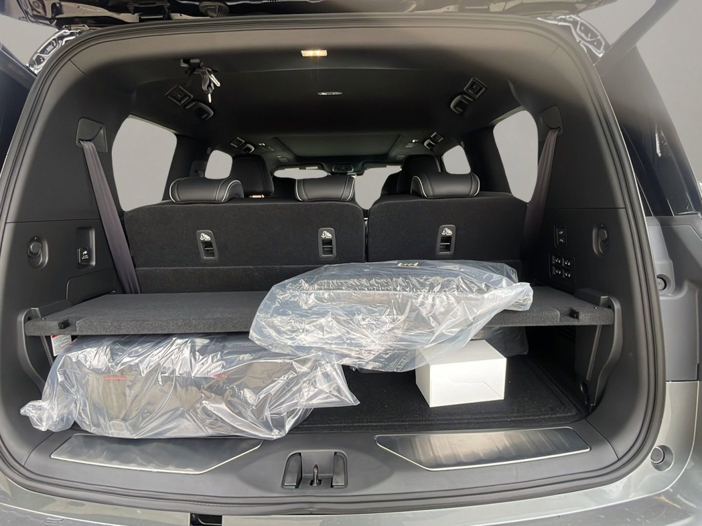 New 2026 INFINITI QX80 Autograph w/ Premium Cargo Package image 31