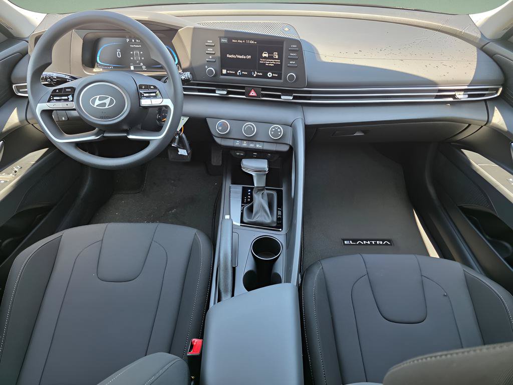 New 2026 Hyundai Elantra SE FWD image 15
