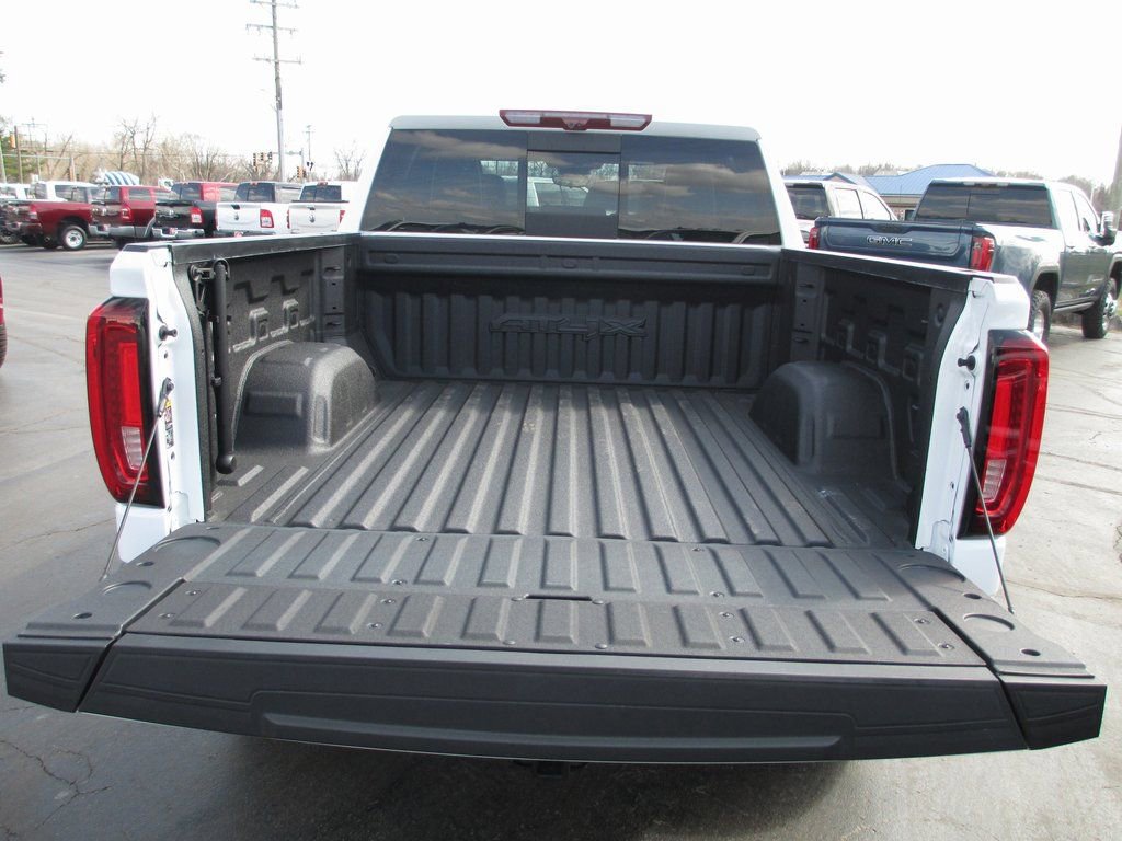 Used 2024 GMC Sierra 1500 AT4X image 8