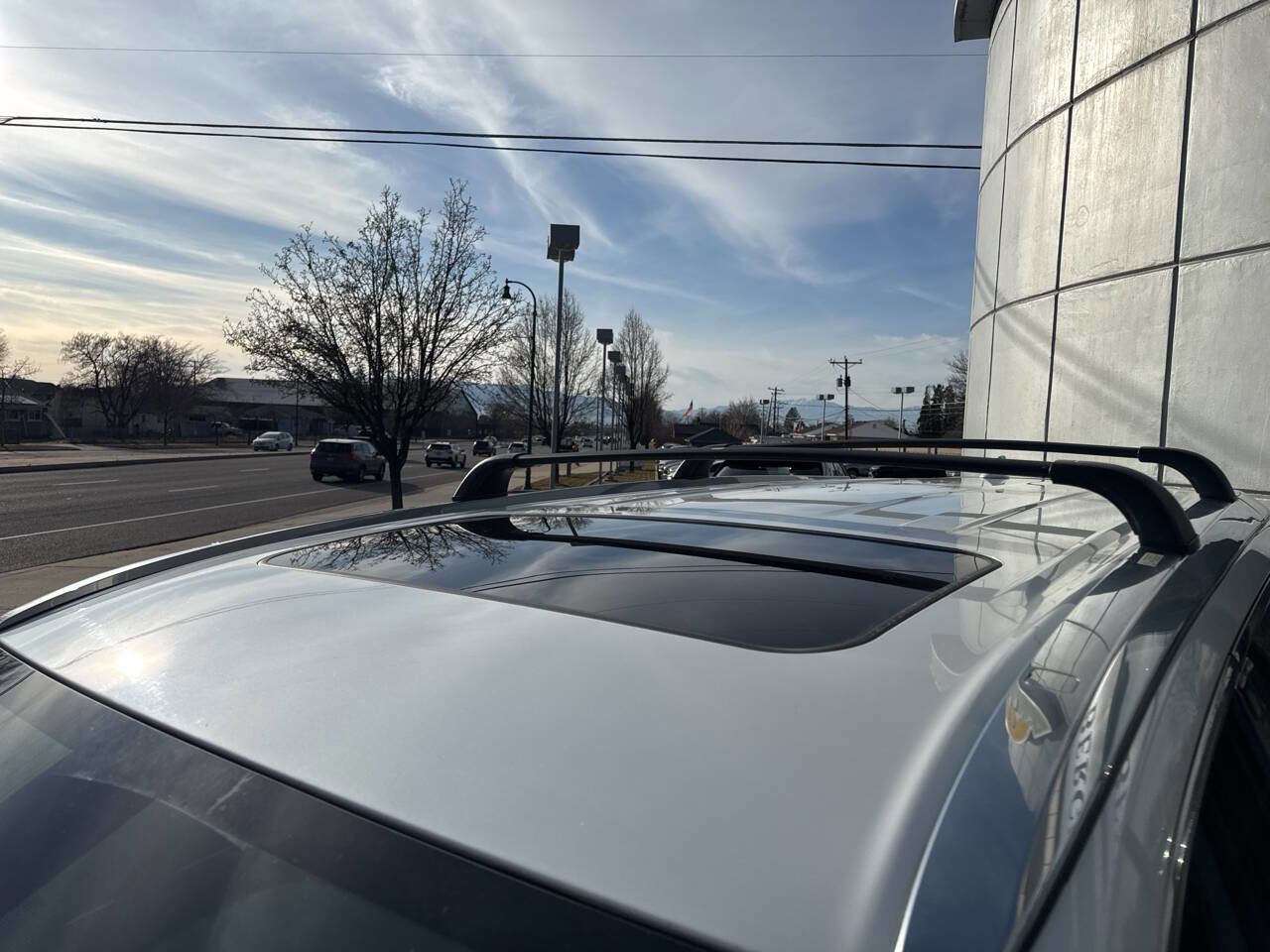 Used 2019 Toyota Highlander Limited AWD 4dr SUV image 16