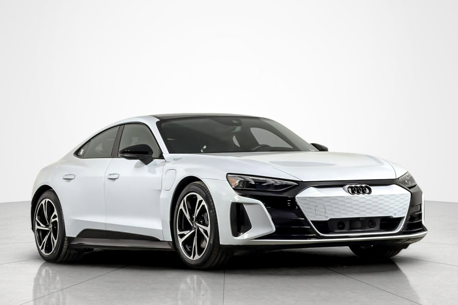 Used 2024 Audi e-tron GT Premium Plus image 7