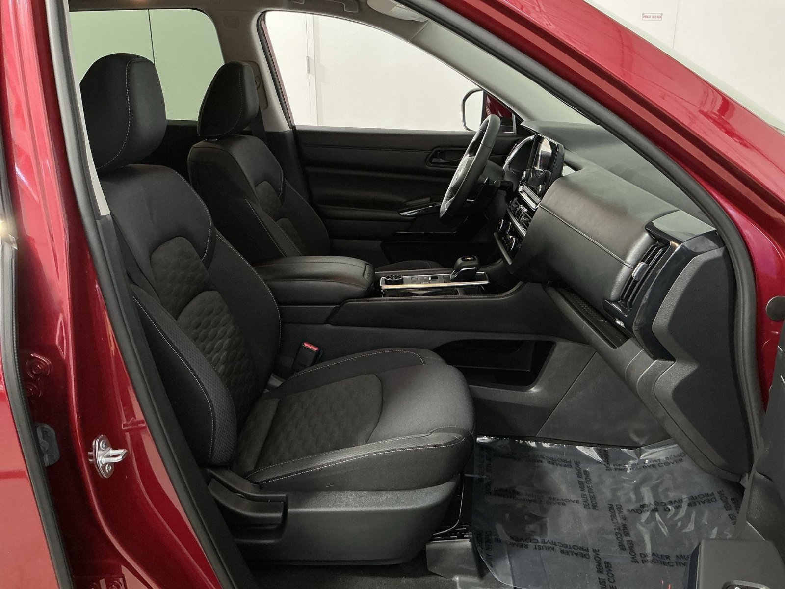 Used 2023 Nissan Pathfinder SV image 33