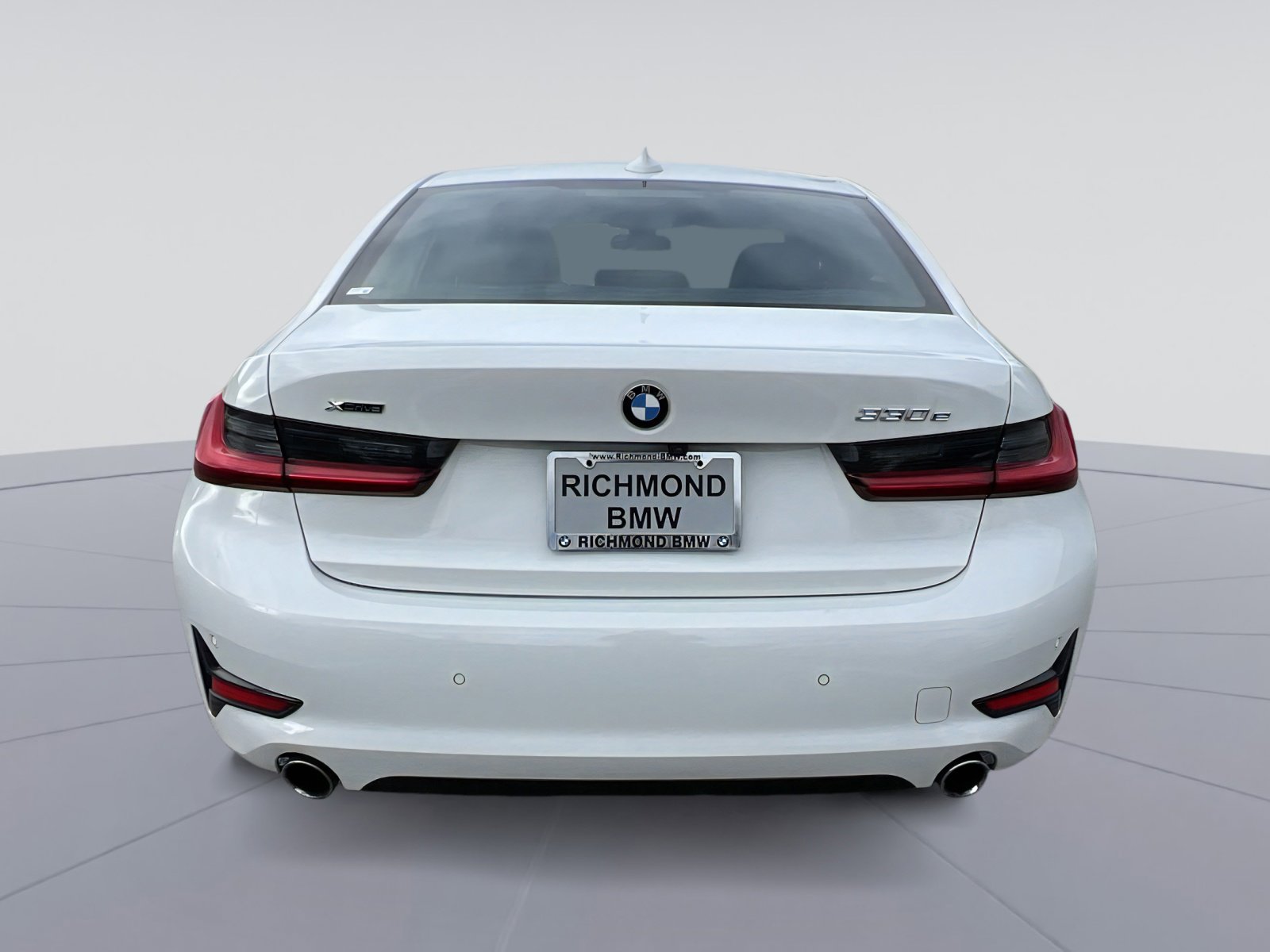 Used 2021 BMW 330e xDrive w/ Convenience Package image 8