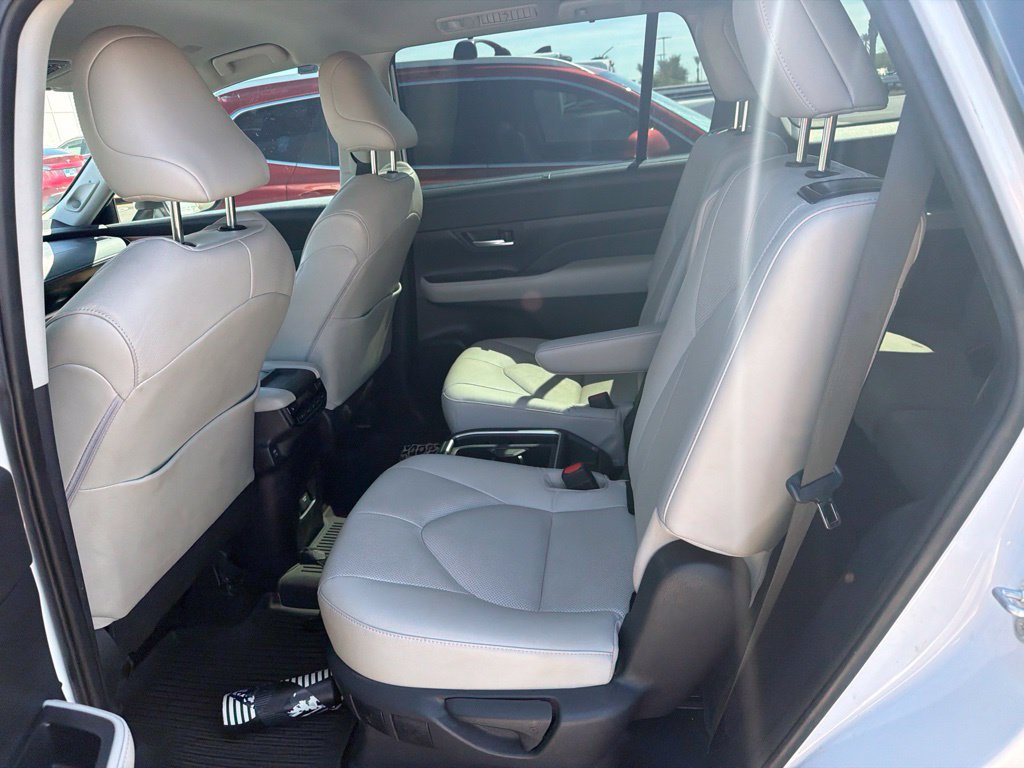 Used 2024 Toyota Grand Highlander FWD image 11