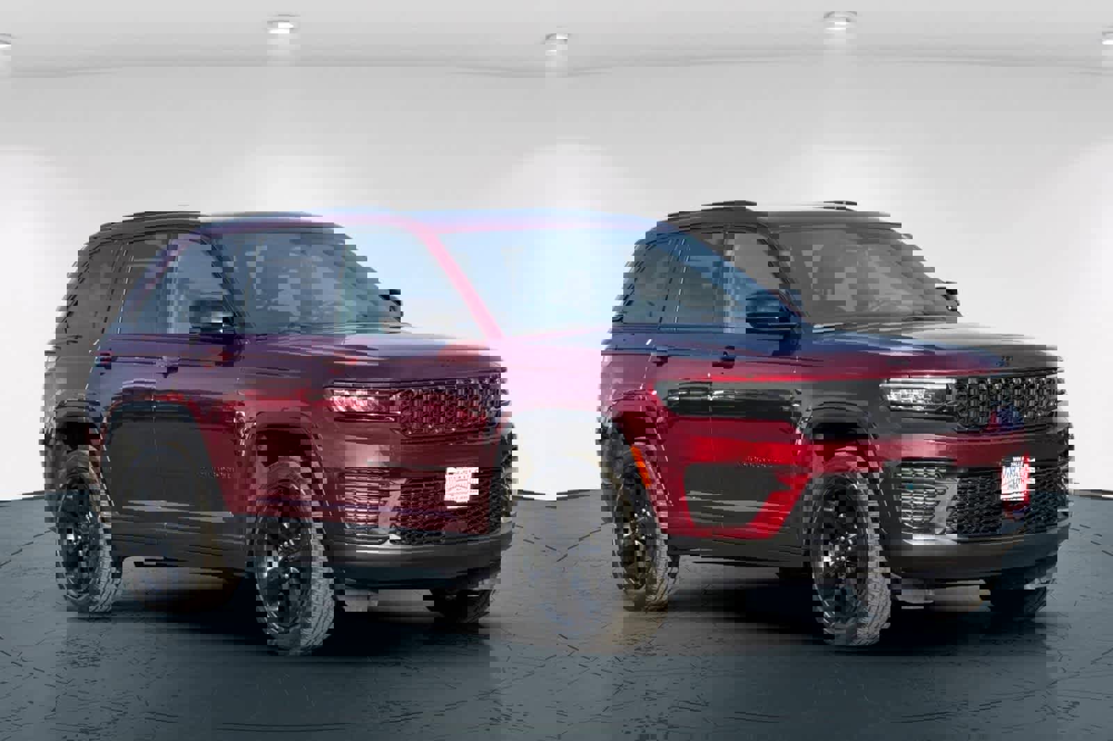 Used 2023 Jeep Grand Cherokee Altitude image 5