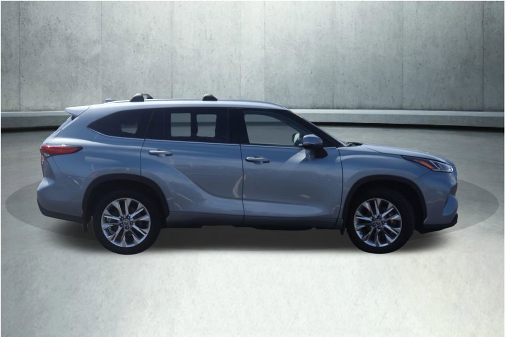 Used 2023 Toyota Highlander Limited AWD/4WD image 14