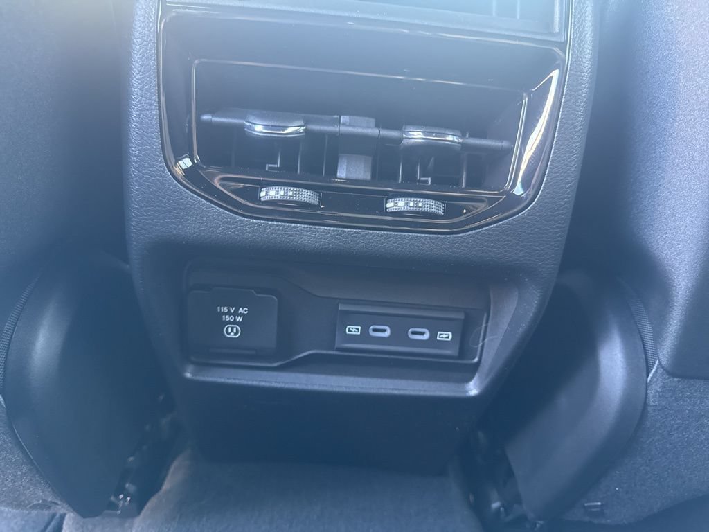 New 2026 Jeep Grand Cherokee Altitude AWD/4WD image 37