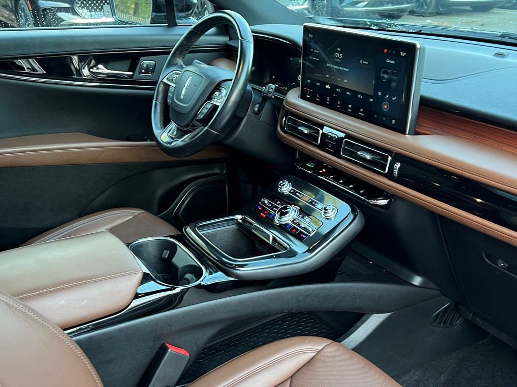 Used 2022 Lincoln Nautilus Reserve image 12