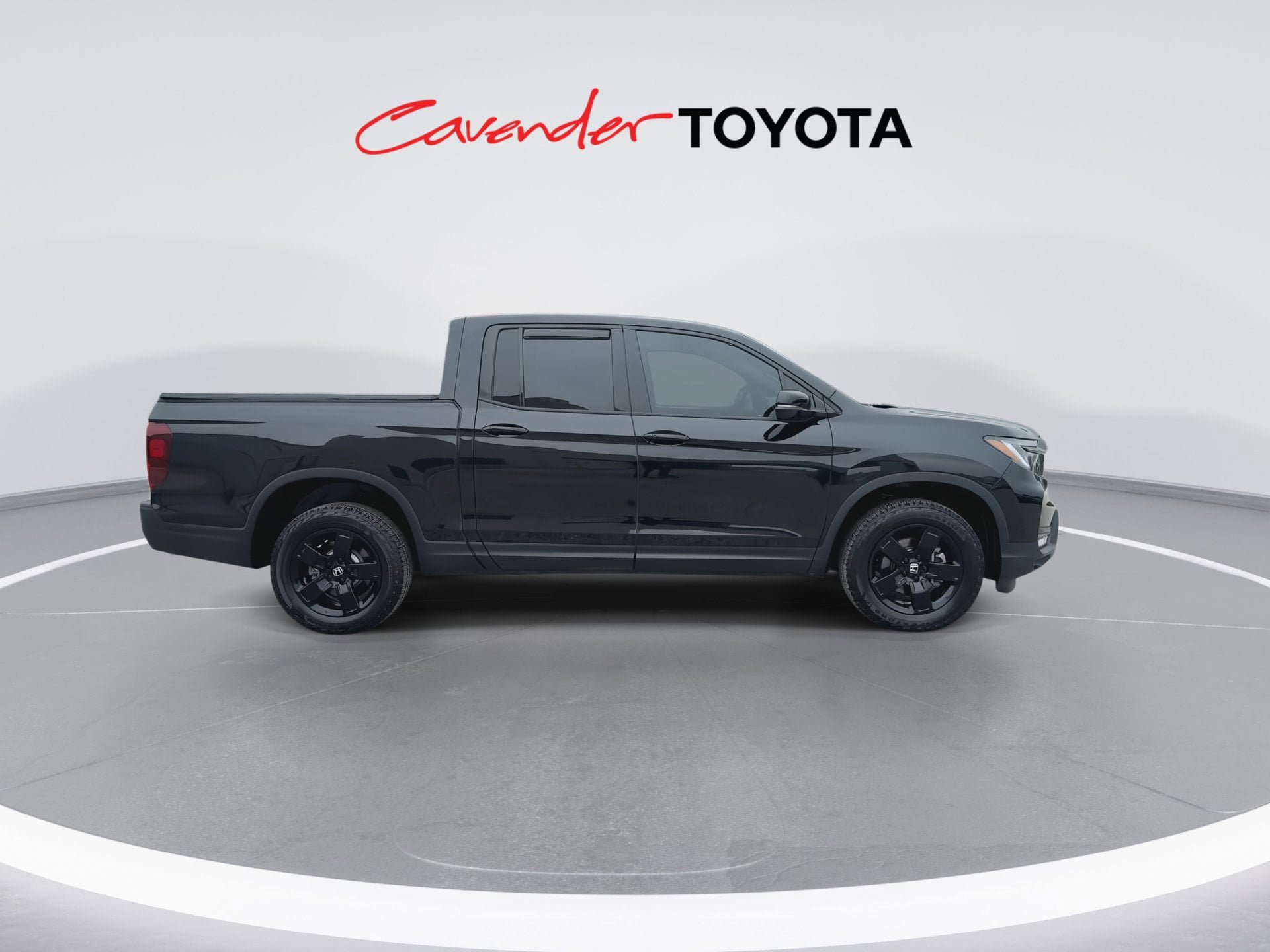 Used 2025 Honda Ridgeline Black Edition image 9