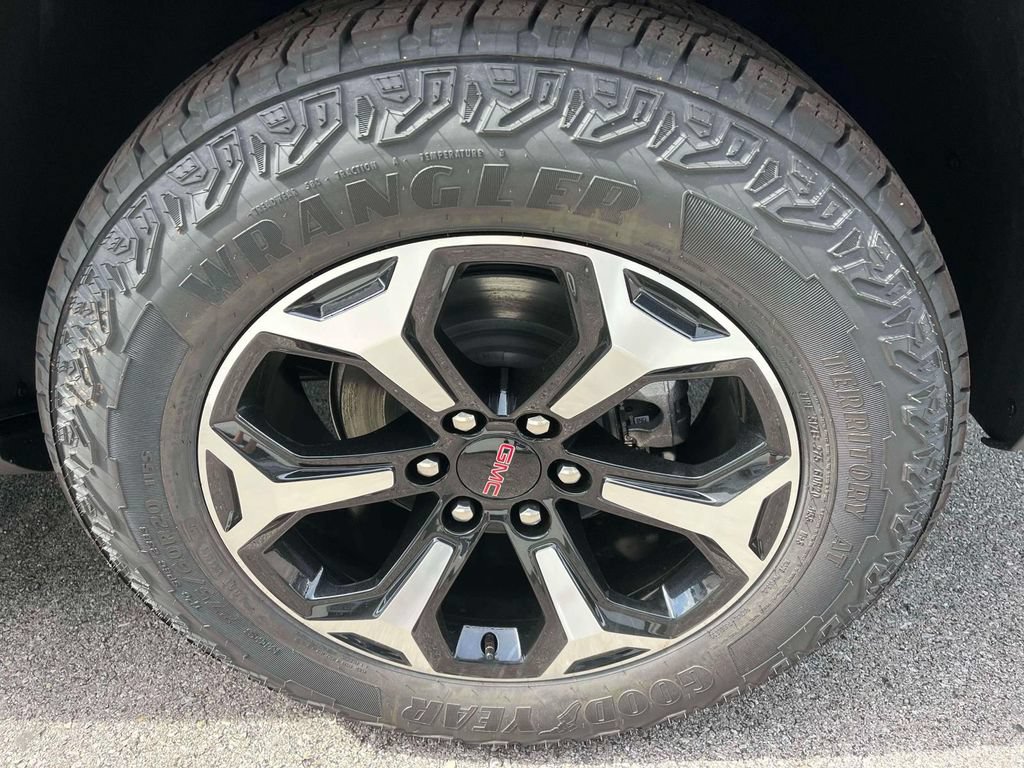 New 2026 GMC Yukon XL AT4 w/ AT4 Premium Package AWD/4WD image 11