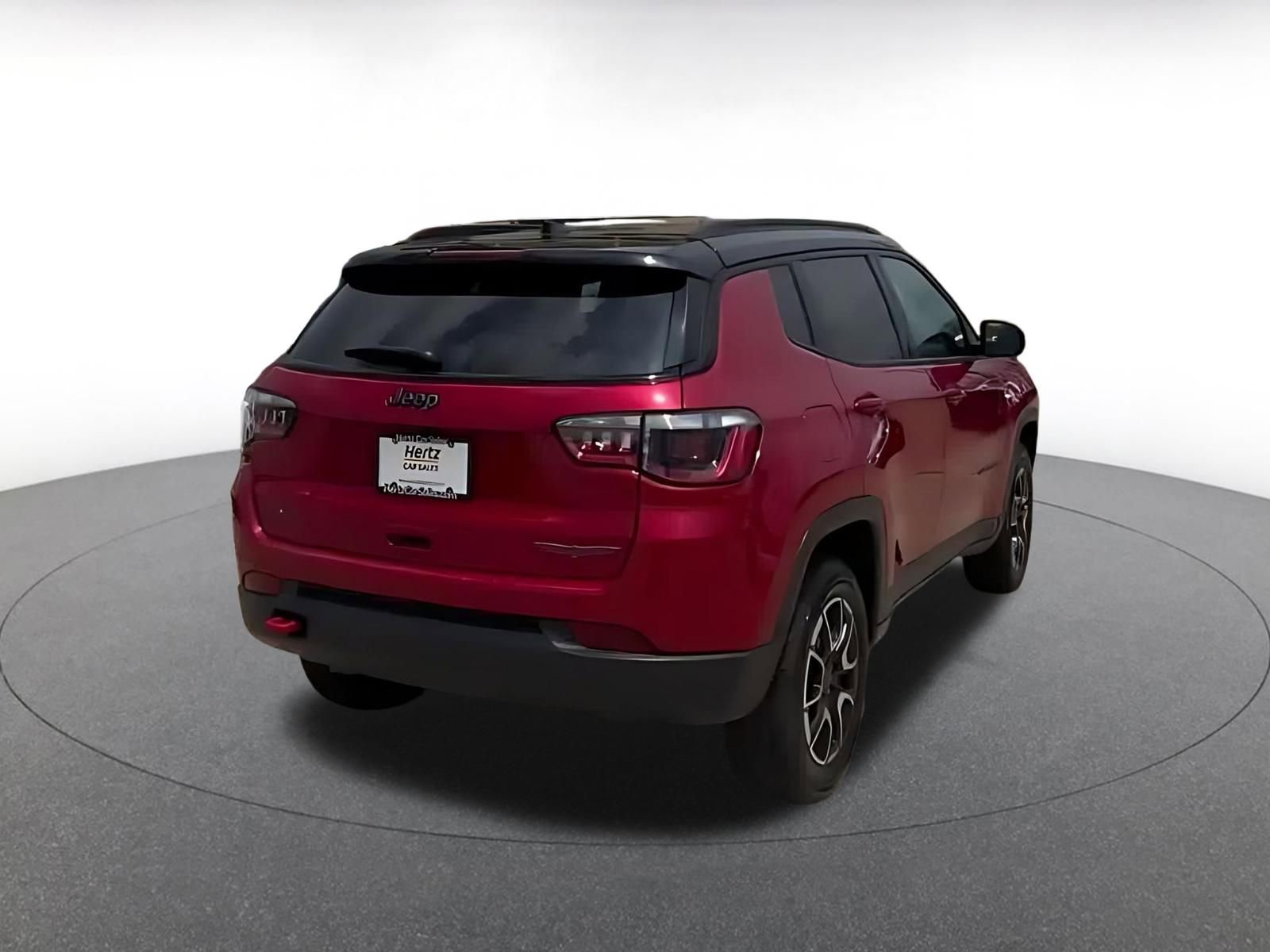 Used 2025 Jeep Compass Trailhawk AWD/4WD image 14