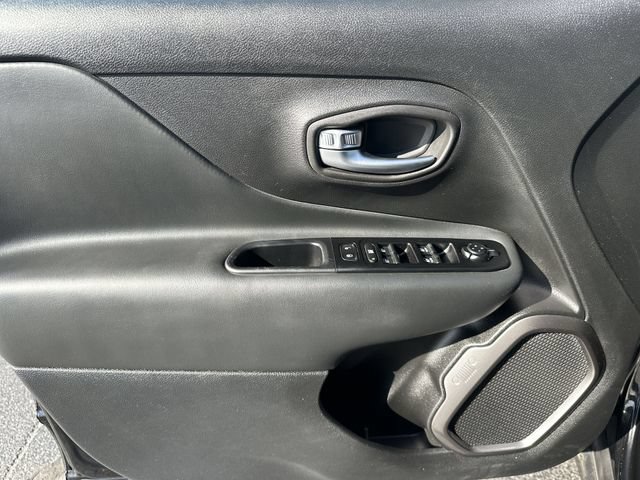 Used 2020 Jeep Renegade Limited AWD/4WD image 18