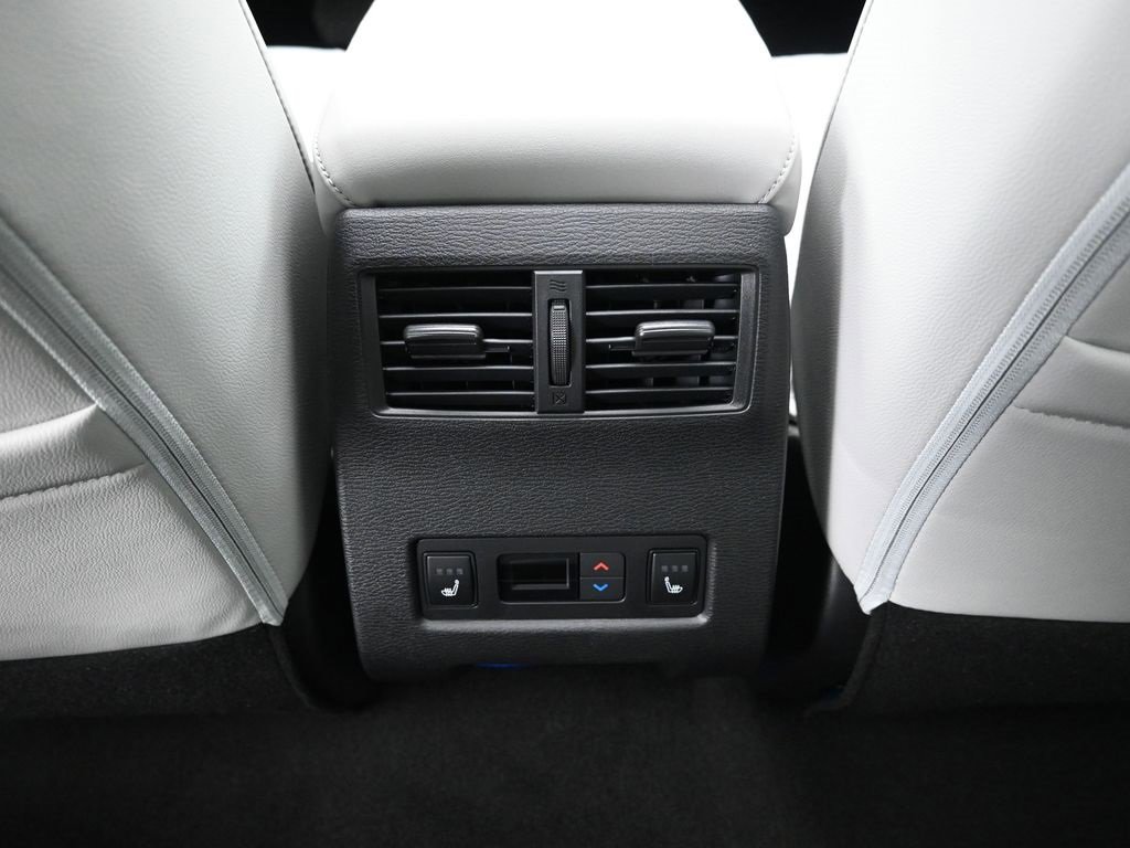 New 2025 Mitsubishi Outlander SEL image 13