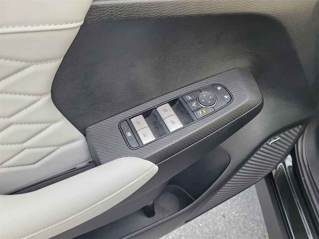 Used 2025 Mitsubishi Outlander SEL image 17