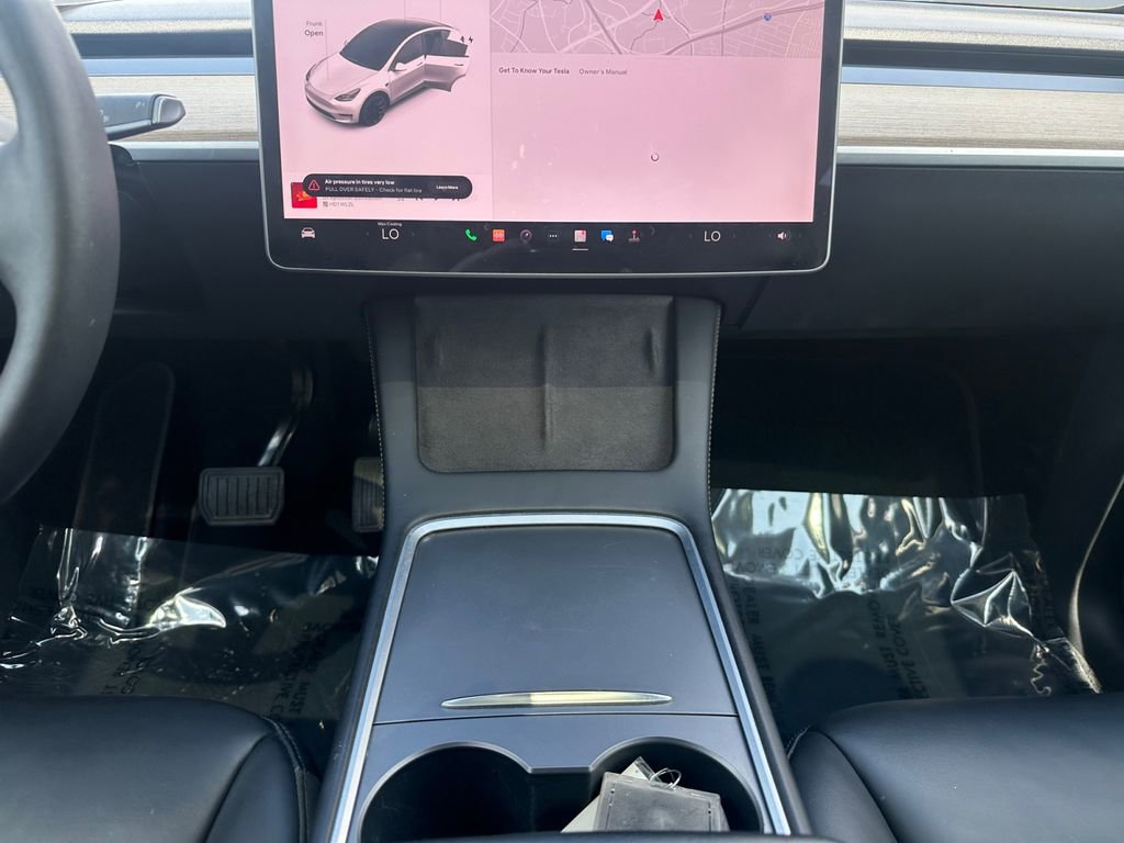 Used 2022 Tesla Model Y Long Range image 11