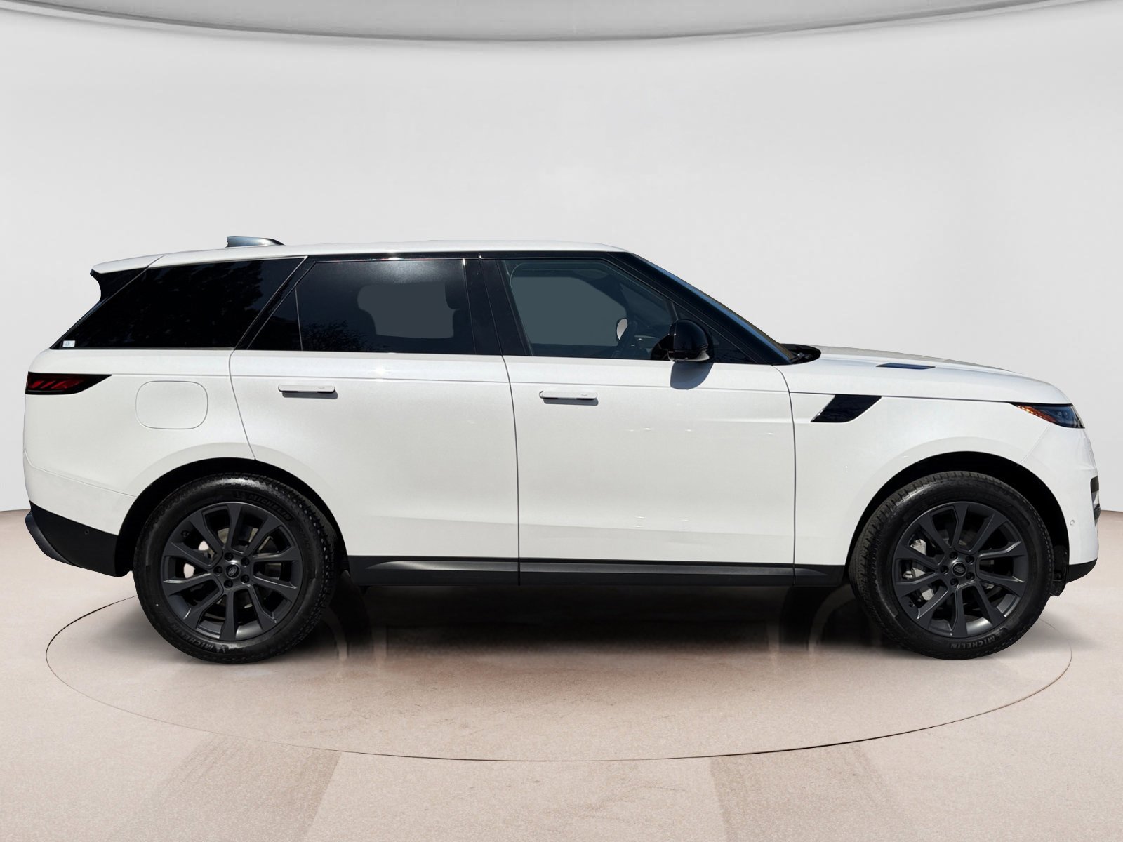 Used 2024 Land Rover Range Rover Sport SE image 6