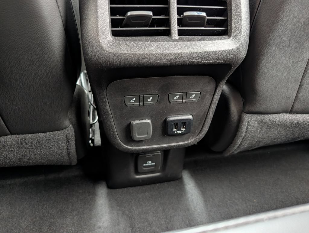 Used 2018 Chevrolet Equinox Premier FWD image 19