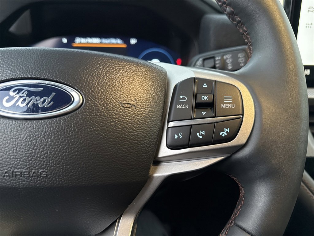 Used 2025 Ford Explorer Active w/ Active Comfort Package image 21