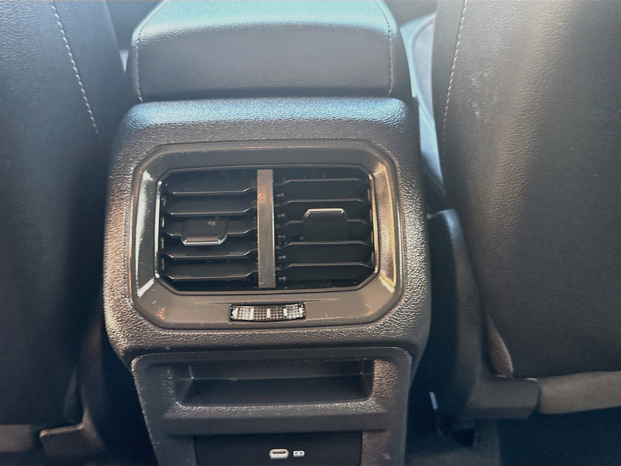 Used 2022 Volkswagen Taos SE FWD image 22