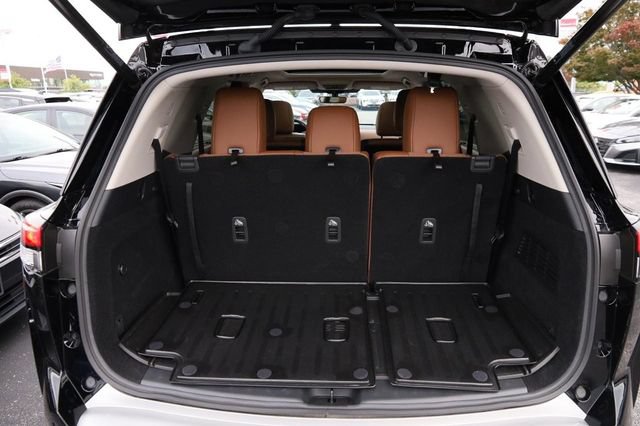 Certified 2025 Nissan Pathfinder Platinum w/ Cargo Package FWD image 7