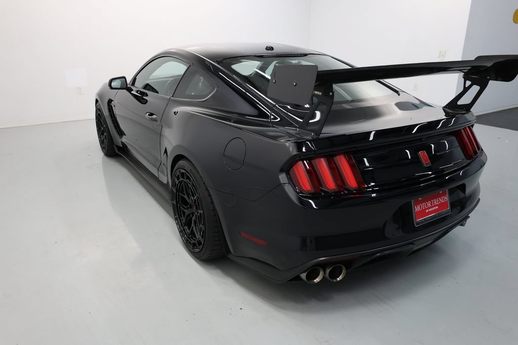 Used 2019 Ford Mustang Shelby GT350R w/ GT350R Equipment Group 920A RWD image 68