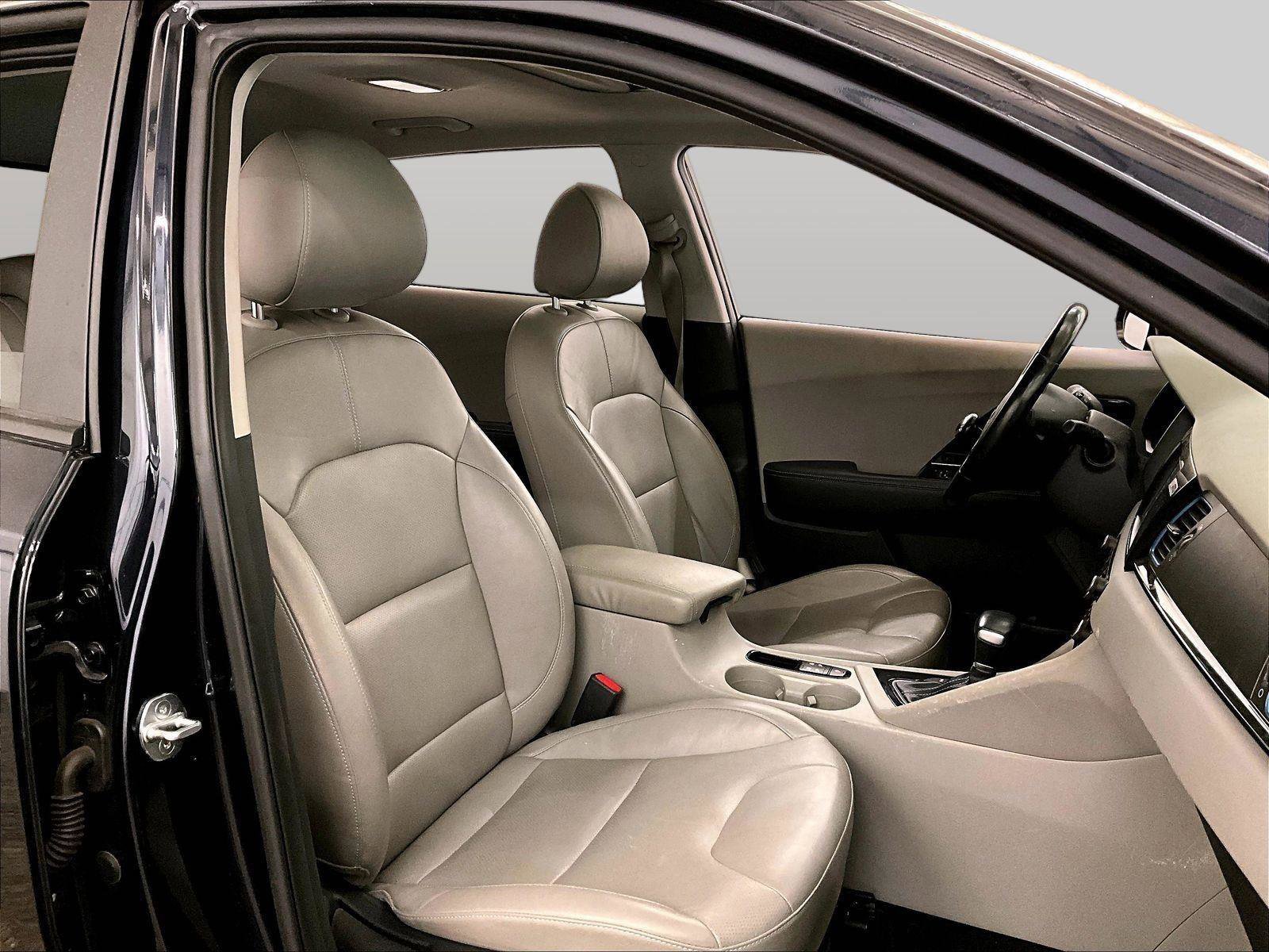 Used 2019 Kia Niro EX Premium w/ Sunroof Package FWD image 7