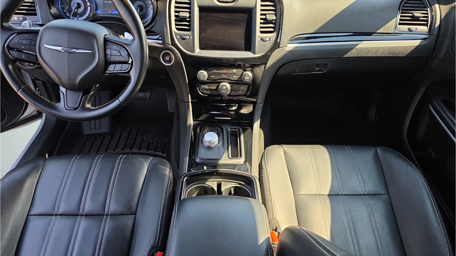 Used 2022 Chrysler 300 S RWD image 17