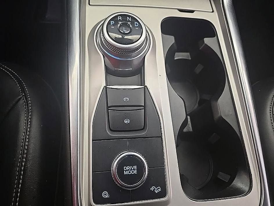 Used 2023 Ford Explorer XLT w/ Equipment Group 202A image 26