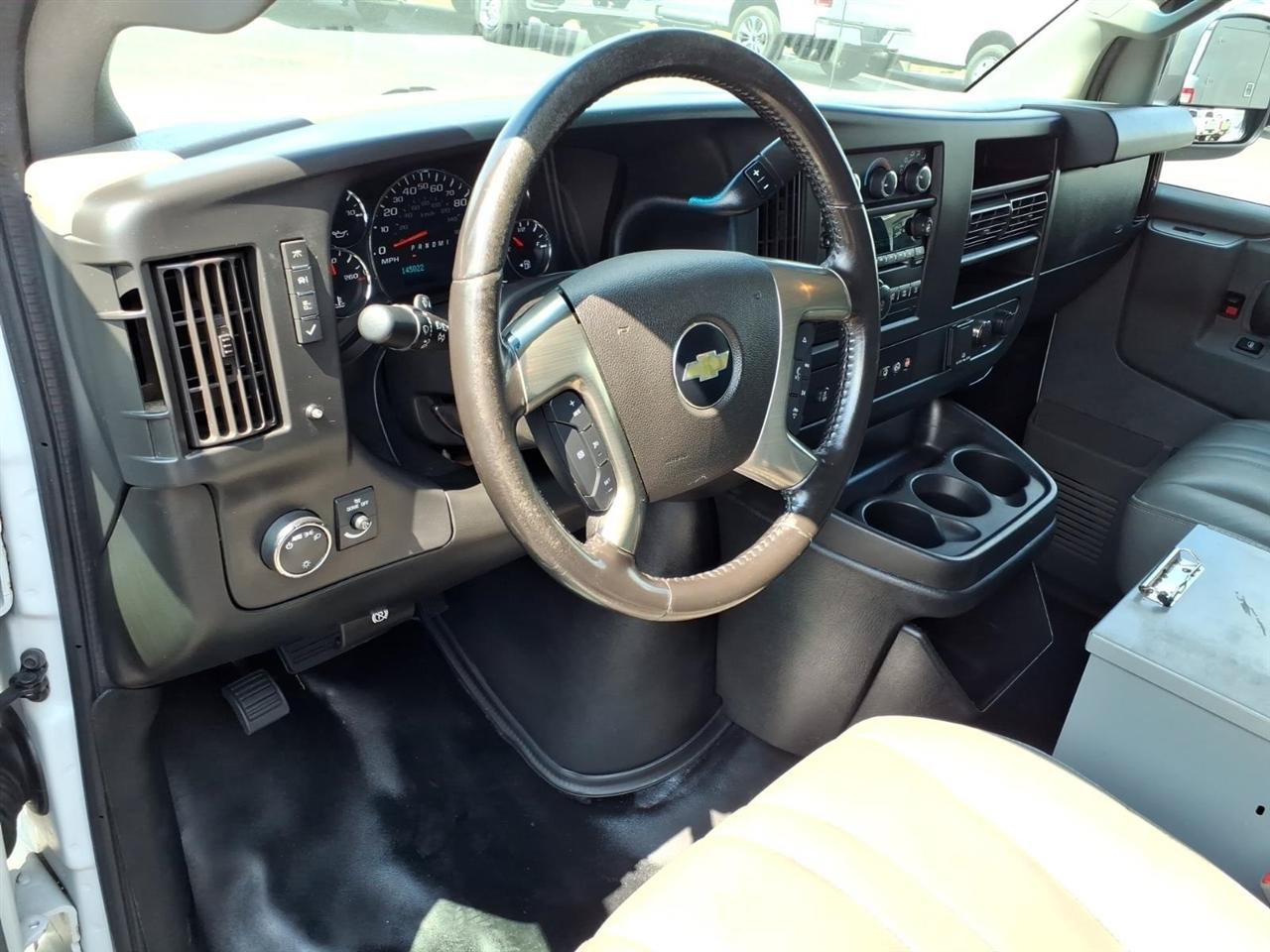 Used 2018 Chevrolet Express 3500 Extended w/ Driver Convenience Package RWD image 16