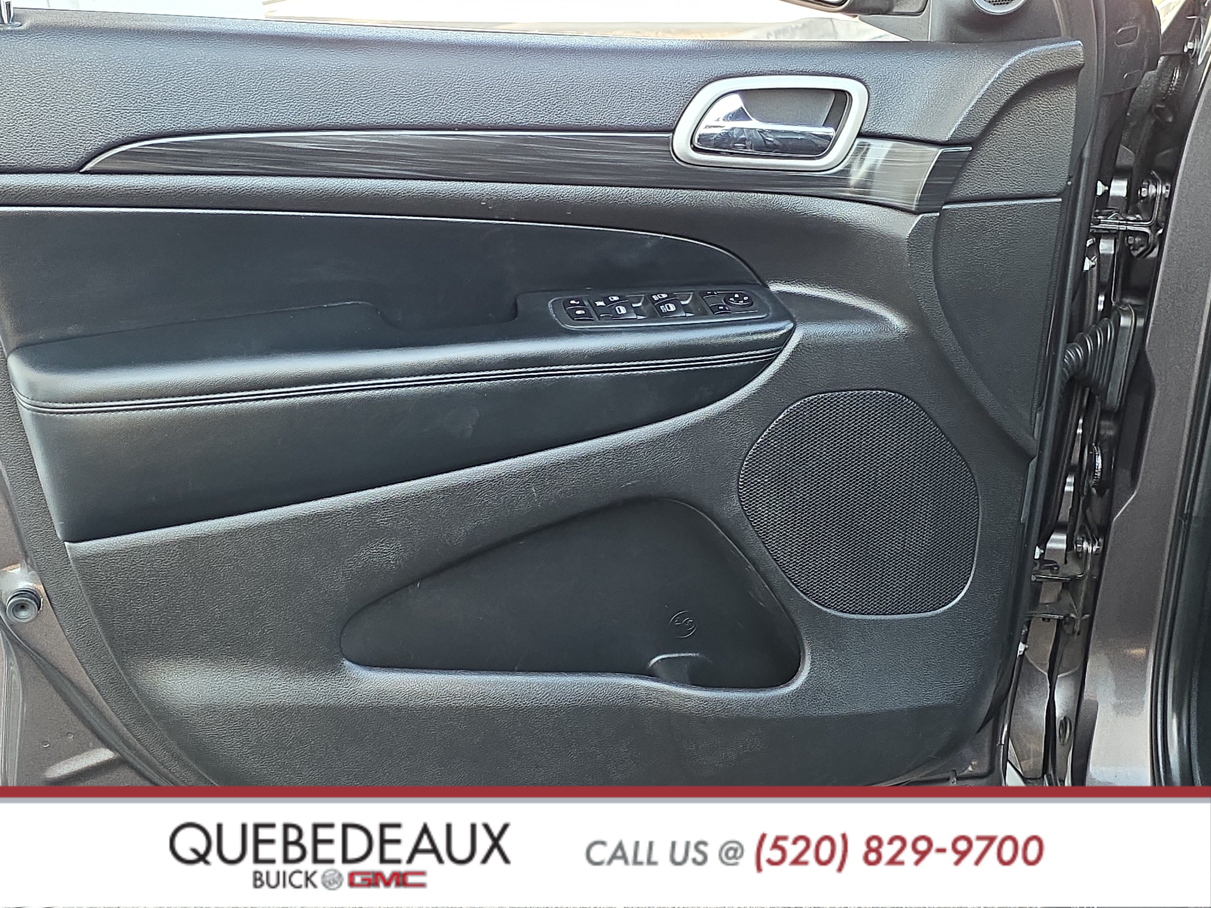 Used 2020 Jeep Grand Cherokee Laredo w/ Laredo X Package RWD image 9