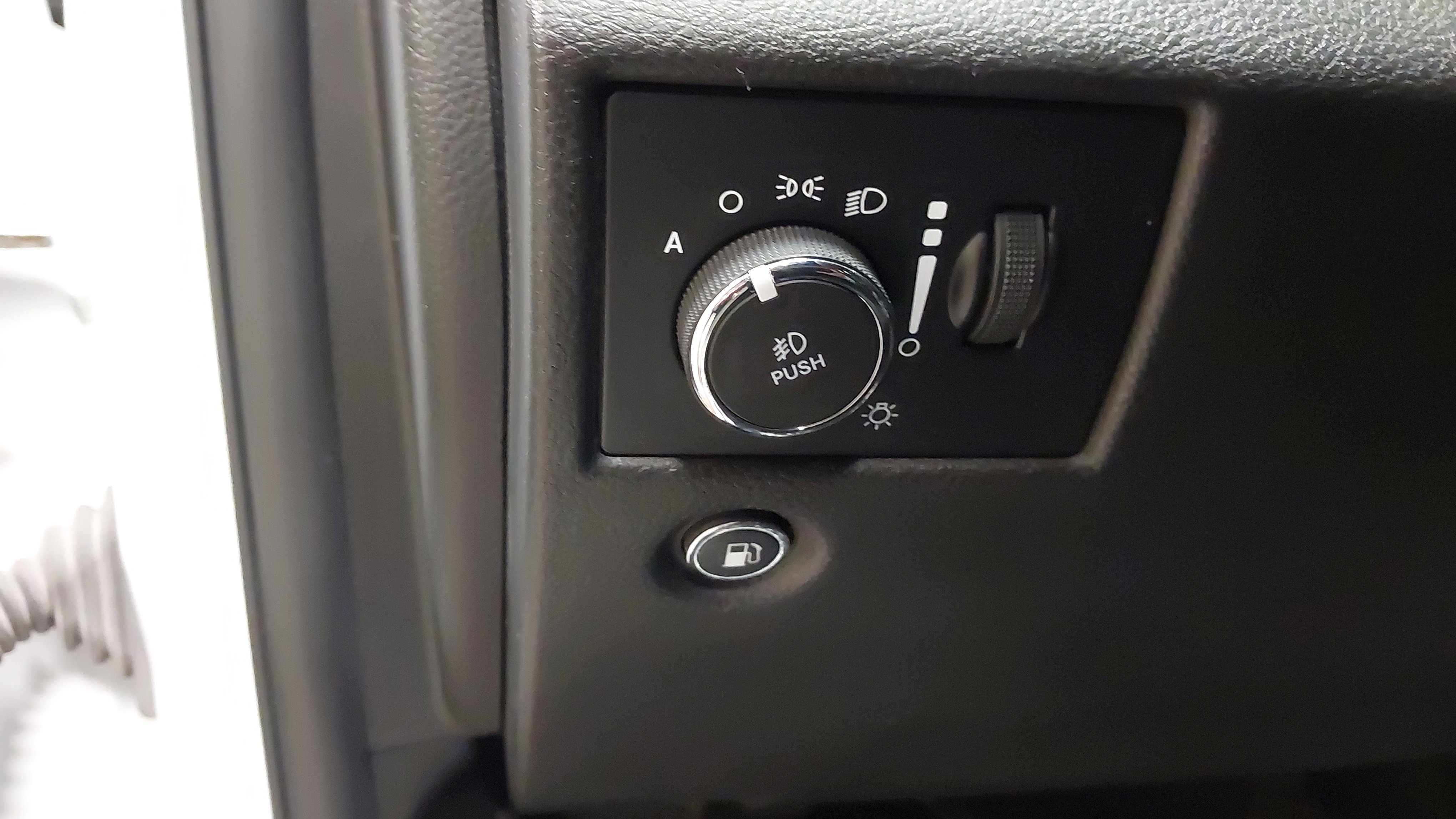 Used 2019 Jeep Grand Cherokee Limited AWD/4WD image 23