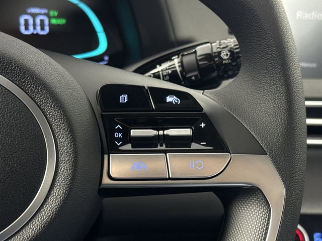 Used 2025 Hyundai Elantra Hybrid FWD image 30