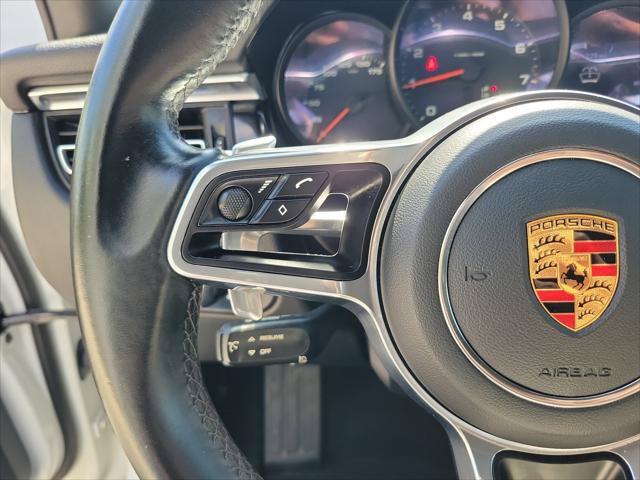 Used 2020 Porsche Macan w/ Premium Package Plus AWD/4WD image 17