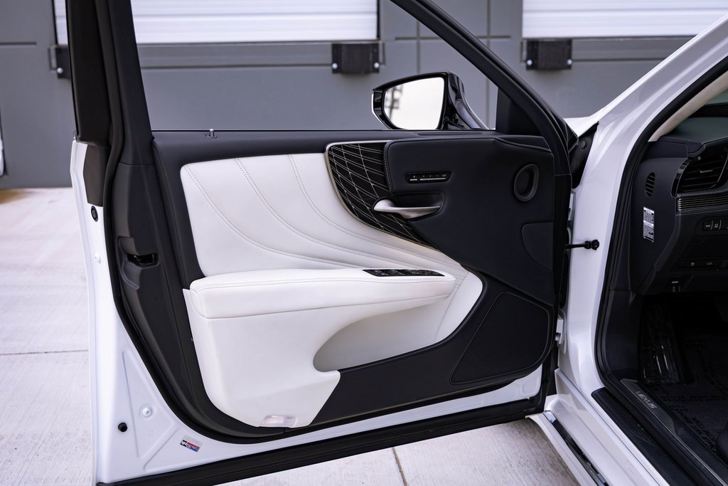 Used 2021 Lexus LS 500 AWD image 19