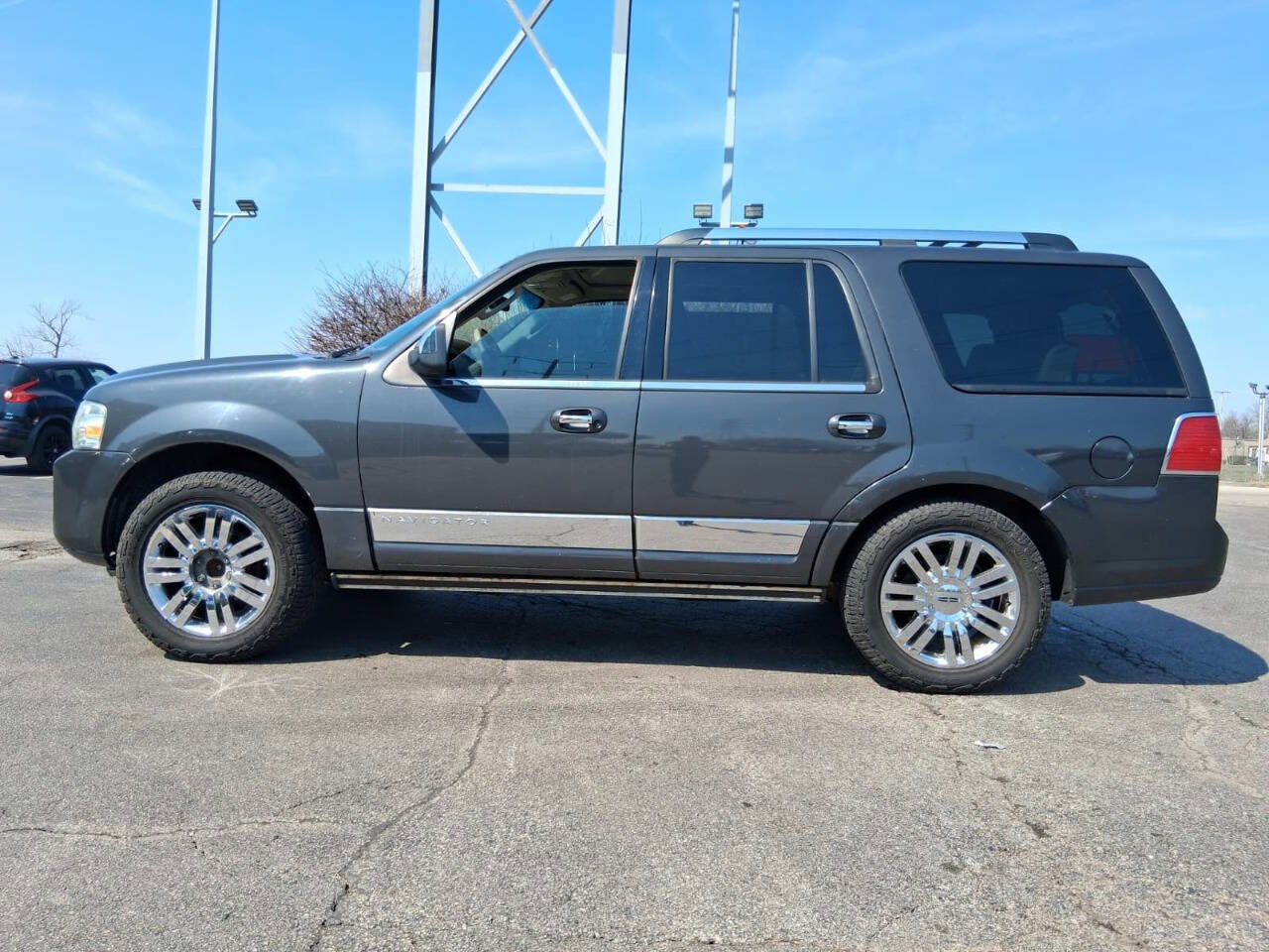 Used 2007 Lincoln Navigator 4WD image 5