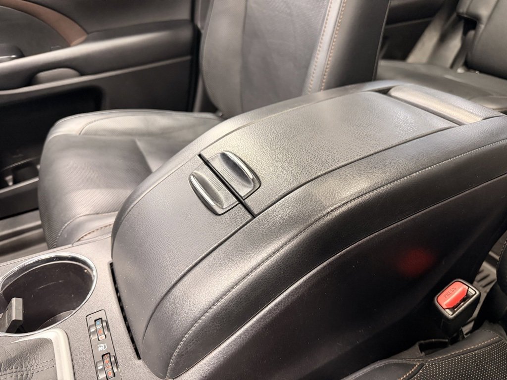 Used 2018 Toyota Highlander Limited Platinum image 34