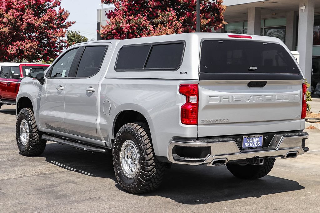 Used 2022 Chevrolet Silverado 1500 LT w/ Z71 Off-Road Package AWD/4WD image 9
